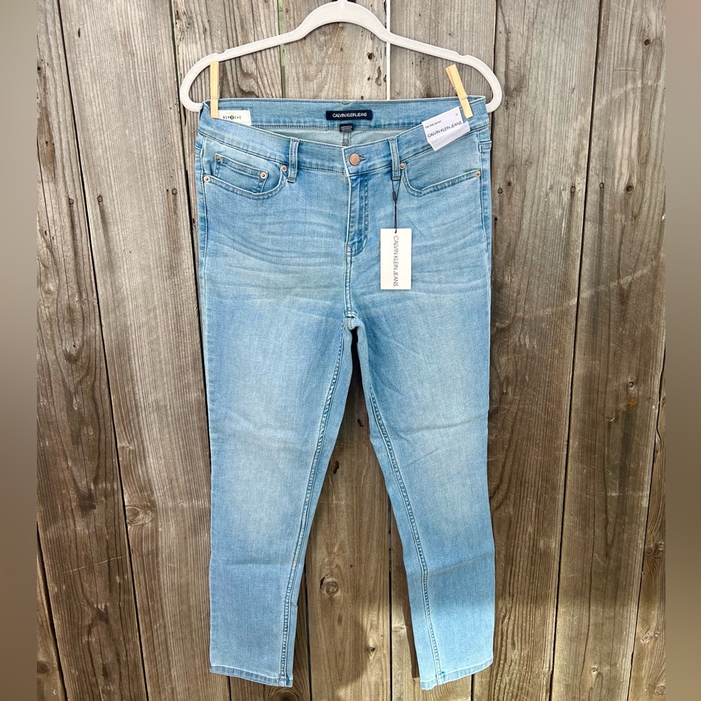 NWT Calvin Klein Mid Rise Skinny Jeans